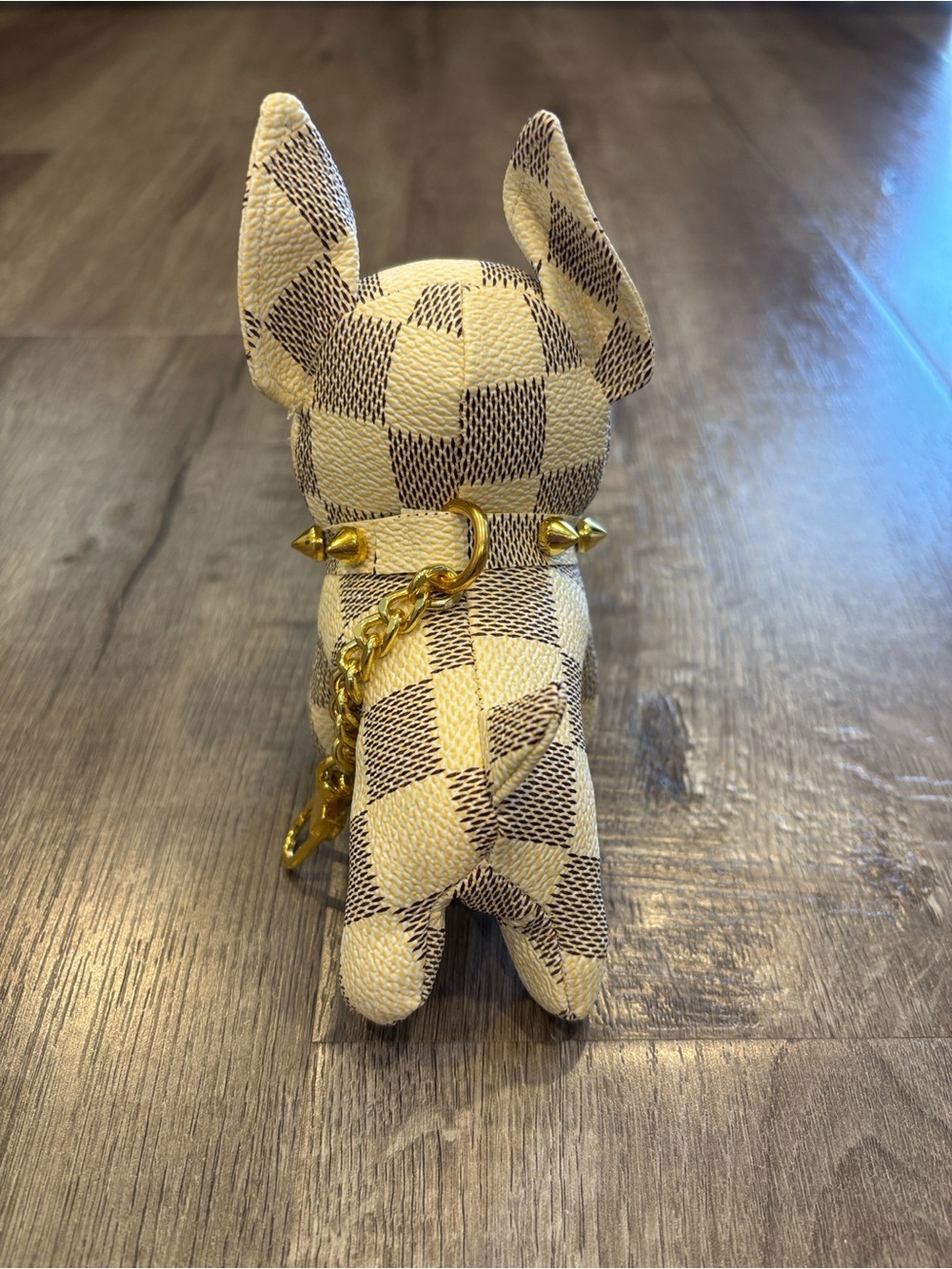 French Bulldog Checkered Bag Charm Keychain White Cream Gold Stud Collar NWT - Picture 5 of 6